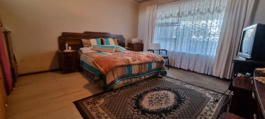 4 Bedroom Property for Sale in Silvertown Western Cape